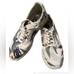 Gently used floral Vans size 9.5